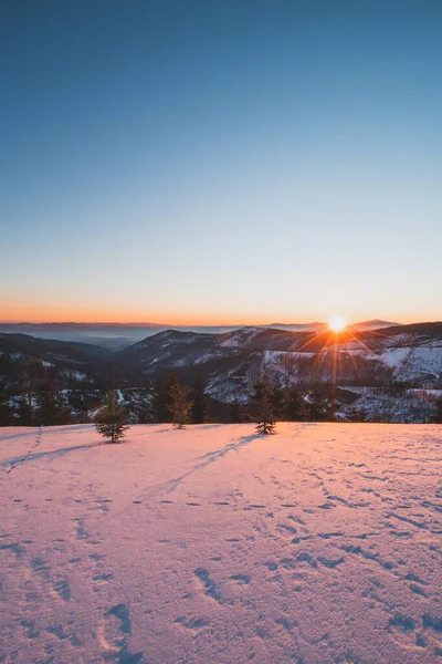 Fabulous Sunrise Barania Gora Polish Beskydy Mountains Overlooking Valley Coming — Stockfoto