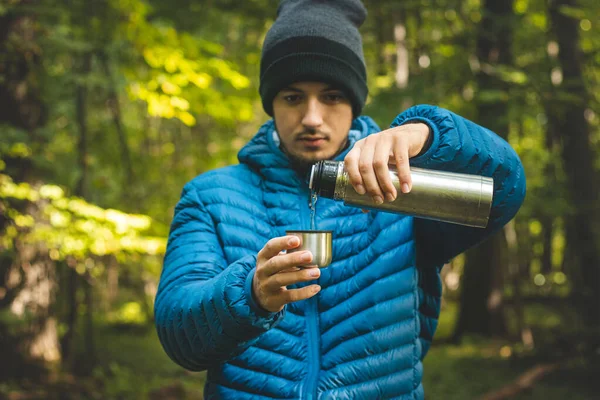 Hiker Long Trail Takes Rest Pours Hot Tea Thermos Mug — Stock Photo, Image