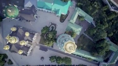 Kiev Pechersk Lavra Ukrayna 'nın hava manzarası. Kiev Pechersk Lavra 'nın hava manzarası. Kievo-Pecherskaya Lavra antik mağara manastırının manzaralı büyük Lavra Çan Kulesi. Ortodoks Manastırı.