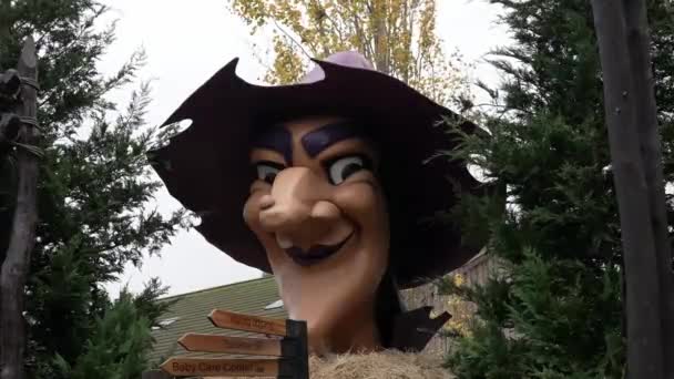 Halloween Boszorkány Közelről Mosolyog Halloween Ünnepe Halloween Jelmez Tökfej Arcok — Stock videók