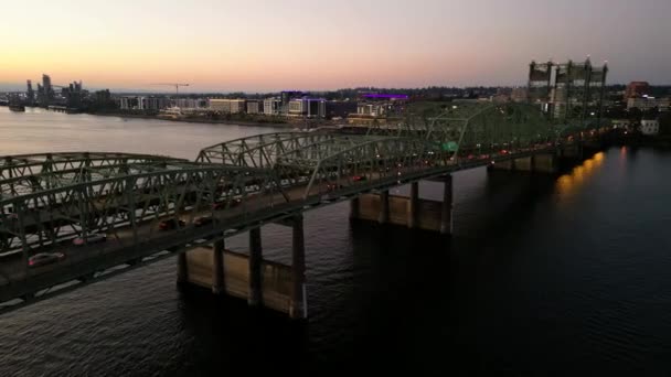 Съемки Беспилотника Орегон Вашингтонский Межштатный Мост Портленде Ванкувере Через Реку — стоковое видео