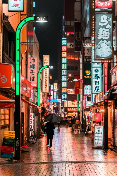 Shinjuku Moa Улице Дождливую Ночь — стоковое фото