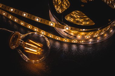 Değişik vites kolları, kurşun makaralar ve kurşun ampuller.