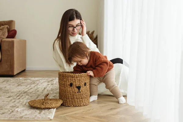 Woman Eyeglasses Baby Brown Knitted Sweater Concept Happy Family Childhood — 스톡 사진