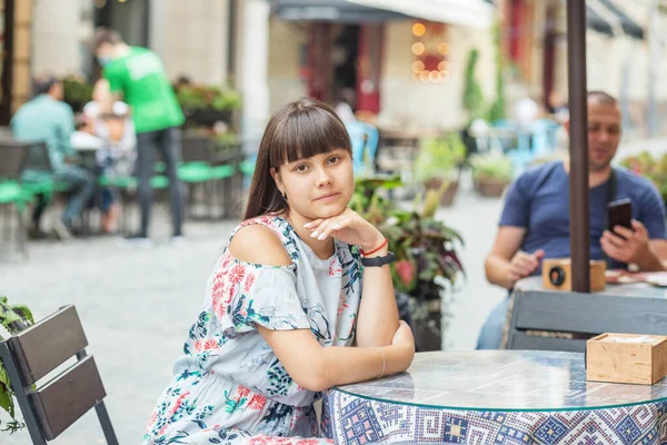 Teenage Girl Sitting Cafe Street Waiting Cappuccino Lifestyle Vacation Travel —  Fotos de Stock