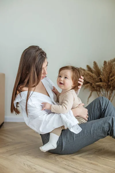 Little Baby Girl Sits Mother Lap Smiles Spend Time Together — Stockfoto