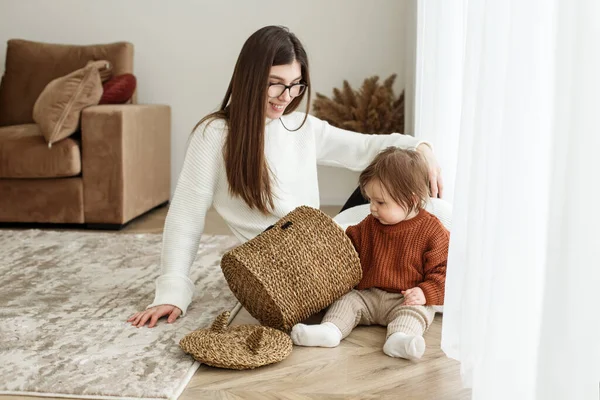 Woman Eyeglasses Baby Brown Knitted Sweater Concept Happy Family Childhood — 스톡 사진