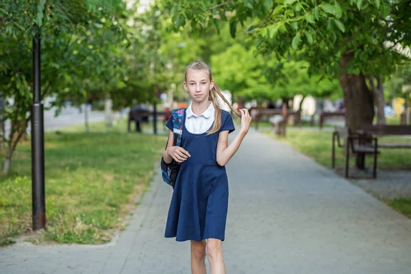 Beautiful Teen Girl Backpack Goes School Concept Back School Education — Fotografia de Stock