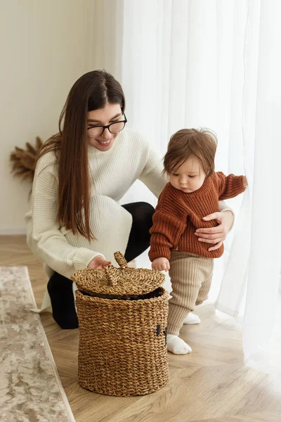 Woman Eyeglasses Baby Brown Knitted Sweater Concept Happy Family Childhood — 스톡 사진