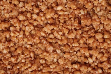 Bir kase beyaz pirincin yanına.