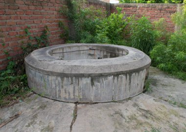 Hindistan 'ın kuyusu. Yağmur suyu depolanıyor.