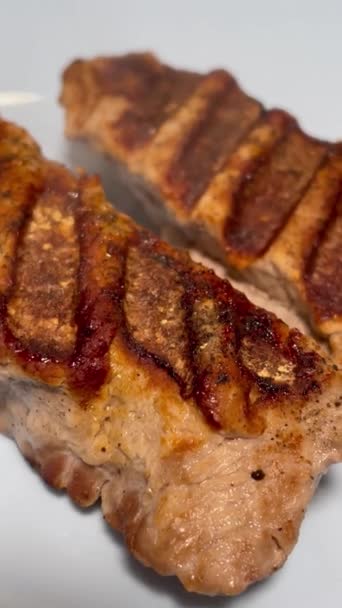 蒸肉小牛肉烹调美味烧烤 — 图库视频影像