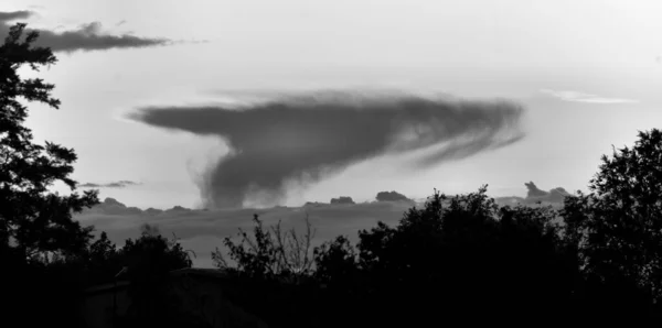 Tornado Girando Distância — Fotografia de Stock