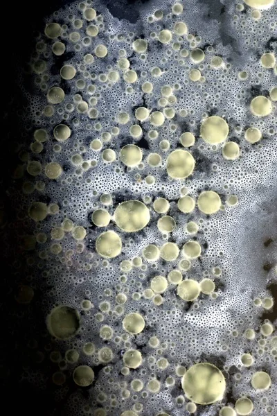 Sıvı kimyasalların makro karışımı.