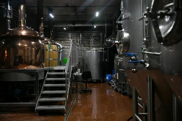 Planta para la producción de cerveza alcohólica lúpulo malta — Foto de Stock