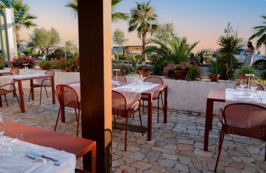 RESTAURANts-Gıda-Mutfak-Bulaşık-Gıda