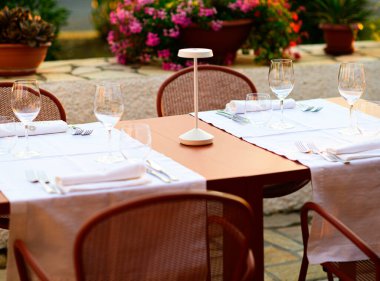 RESTAURANts-Gıda-Mutfak-Bulaşık-Gıda