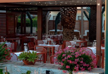 RESTAURANts-Gıda-Mutfak-Bulaşık-Gıda