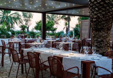 RESTAURANts-Gıda-Mutfak-Bulaşık-Gıda