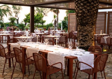 RESTAURANts-Gıda-Mutfak-Bulaşık-Gıda