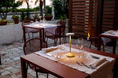 RESTAURANts-Gıda-Mutfak-Bulaşık-Gıda