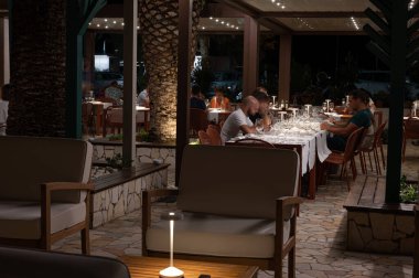 RESTAURANts-Gıda-Mutfak-Bulaşık-Gıda