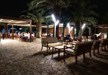 RESTAURANts-Gıda-Mutfak-Bulaşık-Gıda