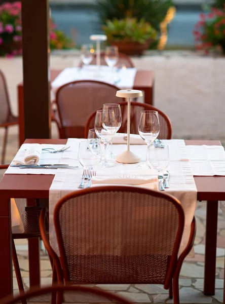 RESTAURANts-Gıda-Mutfak-Bulaşık-Gıda