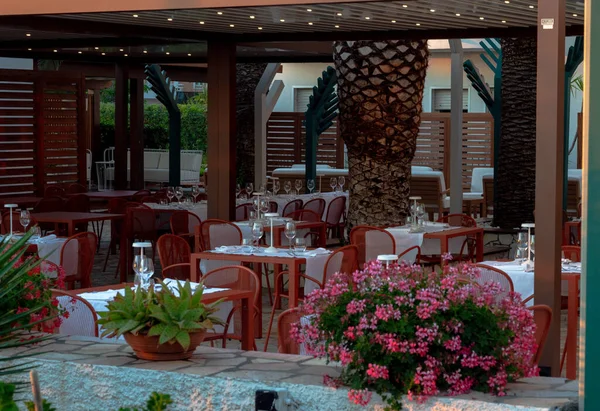 RESTAURANts-Gıda-Mutfak-Bulaşık-Gıda