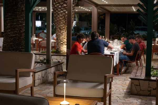 RESTAURANts-Gıda-Mutfak-Bulaşık-Gıda