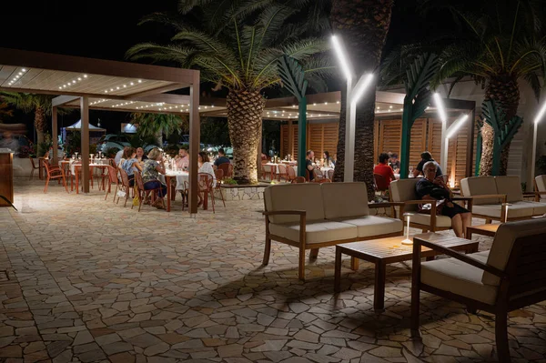 RESTAURANts-Gıda-Mutfak-Bulaşık-Gıda