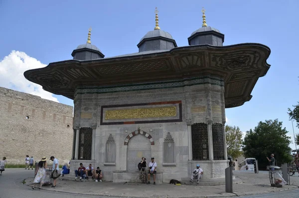 Istambul Fatih 2022 Iii Fonte Ahmed Arquitetura Otomana Frente Palácio — Fotografia de Stock
