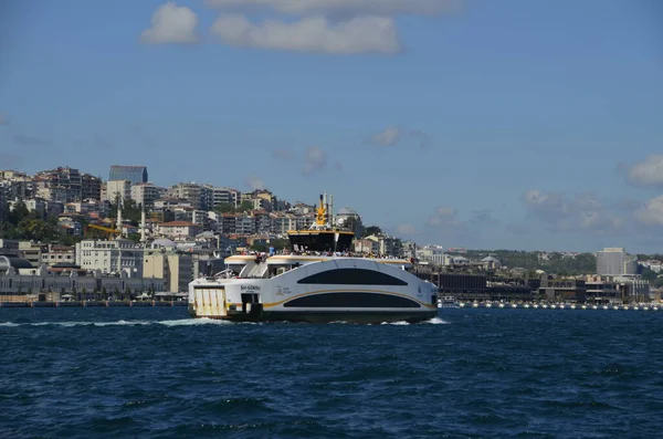 Istambul City Linhas Ferry Vista Para Cidade Istambul Turquia — Fotografia de Stock