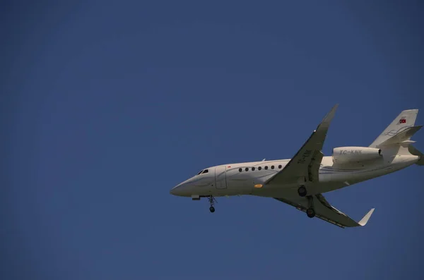İstanbul, Bakırköy, Türkiye 07.31.2022 Özel jet, yaz günü, mavi gökyüzü