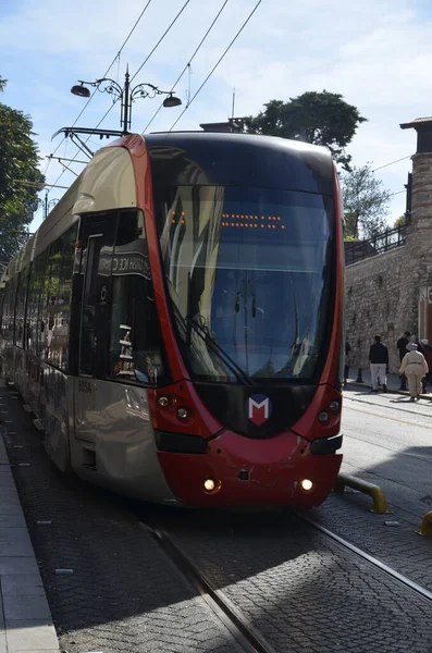 İstanbul tramvayı, Cevizliba - Beikta Tramvayı, toplu taşıma, Eylül. 2022 Türkiye.