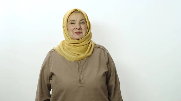 Šťastná Starší Žena Hidžábu Starší Žena Let Smějící Kamery Portrét — Stock fotografie