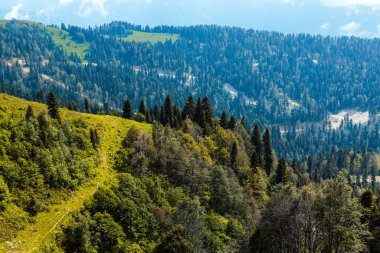 Kafkasya dağlarındaki Ros Khutr manzarası
