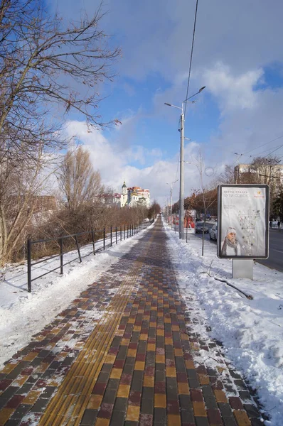 Pista Inverno Novo Pavimento Ruas Inverno Ternopil Sob Céu Azul — Fotografia de Stock