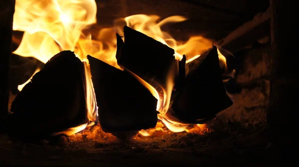 Пожарная Печь Яркие Огненные Языки Дрова Расплавленной Горячей Печи Цвет — стоковое фото