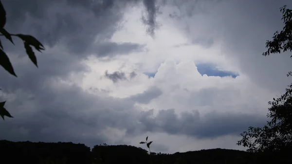 Летние Украинские Грозы Небо Грозовых Облаках Теплые Летние Грозы Штормовое — стоковое фото