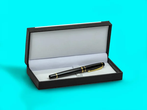Premium Pen Lederen Hoes Geïsoleerd Turquoise Achtergrond — Stockfoto