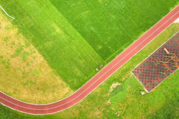 Vista Aérea Estádio Esportes Com Pistas Corrida Vermelhas Campo Futebol — Fotografia de Stock