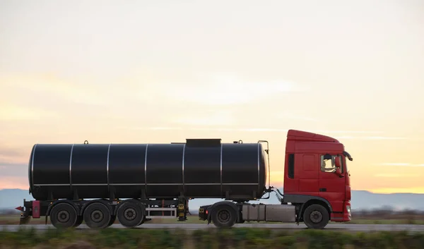 Camião Carga Gasolina Conduzir Produtos Petrolíferos Transporte Rodoviário Conceito Transporte — Fotografia de Stock