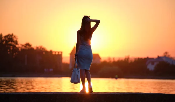 Rear View Lonely Woman Standing Alone Lake Shore Warm Evening — Stock Photo, Image