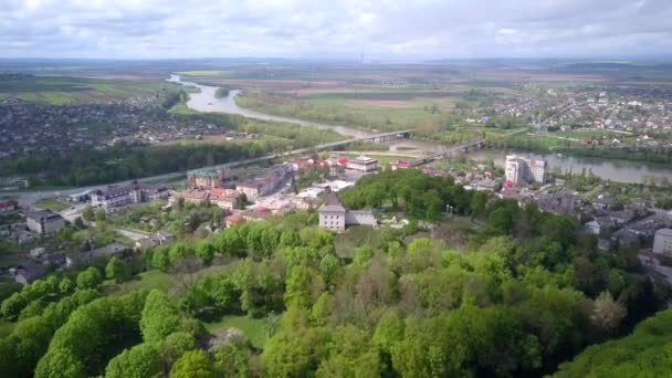 Letecký pohled na město Halych, staré ukrajinské hlavní město v Ivano-Frankivsku, Ukrajina — Stock video