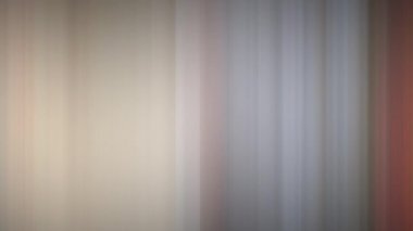 Dikey çizgilerin şekil ve rengini değiştirdiği soyut, bulanık arkaplan. Desenli arkaplan