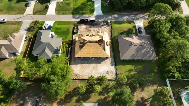 Aerial View Suburban Private House Wit Wooden Roof Frame Construction — Stok video