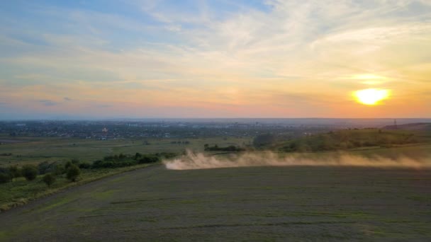 Tractor Spraying Fertilizers Insecticide Herbicide Chemicals Agricultural Field Sunset — Wideo stockowe