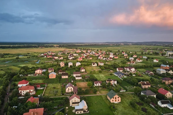 Vista Aérea Casas Residenciales Zona Rural Suburbana Atardecer — Foto de Stock