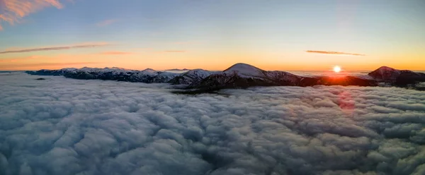 Vue Aérienne Lever Soleil Éclatant Sur Brouillard Blanc Dense Avec — Photo